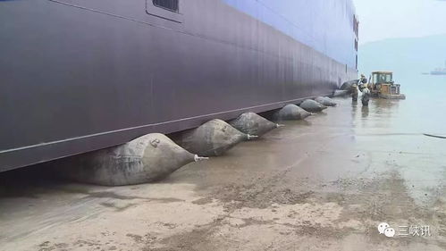 多圖曝光143米“河牛”下水，場(chǎng)面霸氣！船舶上排下水氣囊顯神威